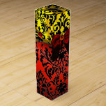 BOITE CADEAU POUR BOUTEILLE DE VIN RUBY RED RIBBON, NOUVEAU ART NOIR NOUVEAU DAMASK<br><div class="desc">Elégante boîte cadeau or avec gemstone rouge 3D vibrante, classe, unique damask Art Nouveau, facilement personnalisable avec votre texte et vos initiales comme une cérémonie mariage, faire-part nuptiale, doux 16, sauver la date, merci, baby showers, douches nuptiales, fêtes d'anniversaire de quinceanera, Bat mitzvah, douches fiançailles romantiques, Noël, vacances, bureau, réunion...</div>