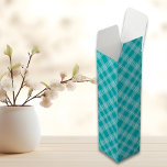 Boite Cadeau Pour Bouteille De Vin Tourquoise Tartar plaid été<br><div class="desc">Élevez vos soirées d'été avec notre cave à vin Tartar Turquoise! Cette boîte chic est la façon idéale de présenter votre bouteille de vin préférée lors de tout rassemblement d'été, des pique-niques aux barbecues. Le design traid écossais turquoise et animé apporte une touche de convivialité estivale. Que vous fassiez une...</div>
