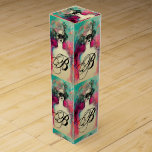 Boite Pour Bouteille De Vin CHARME /Dame au Masque Monogramme rose Turquoise v<br><div class="desc">Elégante,  dame lunaire avec un masque de plume vénitienne sophistiqué dans des couleurs vives rose,  vert,  fuchsia,  noir,  blanc,  inspirée de Comedy of Art (Commedia dell' Arte ) et Carnival de Venise,  aquarelle peinture avec feuille d'or et d'argent.</div>