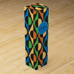 Boite Pour Bouteille De Vin Diamants déco<br><div class="desc">Elégant motif géométrique dans un motif art déco. Les couleurs sont noires, bleues, vertes et dorées avec un médaillon bleu en option qui affiche le texte "CHEERS". Ce texte est entièrement personnalisable si vous souhaitez le modifier avec votre propre message ou monogramme, ou si vous souhaitez supprimer cet élément de...</div>