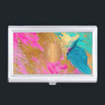 Boîtier Pour Cartes De Visite Art Abstrait acrylique peint traits or monogramme<br><div class="desc">Art moderne tendance glamour acrylique brossé peinture abstraite en gras turquoise turquoise, bleu, rose chaud et faux or faisant un élégant porte-carte de visite avec un faux cercle géométrique en cuivre métallique monogrammé en or pour un maquilleur | WEDDING PLANNER | coiffeuse | styliste de mode | décorateur intérieur |...</div>
