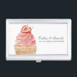 Boîtier Pour Cartes De Visite Cakes & Sweets Cupcake Boulangerie Pâtisserie Chef<br><div class="desc">Un mignon cupcake à la fraise au gel rose orne ce coque carte de visite de boulangerie. Personnalisez-le avec votre nom et vos informations commerciales. Conçu pour vous par Blackberry Boulevard.</div>