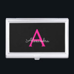 Boîtier Pour Cartes De Visite Chaud rose noir Script Girl Nom du monogramme<br><div class="desc">Noir et rose chaud Script simple Monogramme Nom Titulaire de carte de visite. Cela rend le cadeau parfait pour 16 ans,  mariage,  douche nuptiale,  anniversaire,  baby shower ou bachelorette pour quelqu'un qui aime le luxe glam et les styles chic.</div>