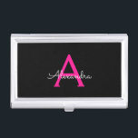 Boîtier Pour Cartes De Visite Chaud rose noir Script Girl Nom du monogramme<br><div class="desc">Noir et rose chaud Script simple Monogramme Nom Titulaire de carte de visite. Cela rend le cadeau parfait pour 16 ans,  mariage,  douche nuptiale,  anniversaire,  baby shower ou bachelorette pour quelqu'un qui aime le luxe glam et les styles chic.</div>