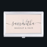 Boîtier Pour Cartes De Visite Cheveux de maquillage rose vif élégant et moderne<br><div class="desc">monogramme moderne de maquillage rose pastel.</div>