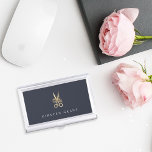 Boîtier Pour Cartes De Visite Ciseaux Floraux de la Marine - Hairstyliste person<br><div class="desc">Porte-carte de visite élégant pour coiffeurs ou propriétaires de salon porte votre nom et/ou nom d'entreprise en lettres blanches classiques sur un arrière - plan bleu marine orné d'une paire de ciseaux fleuris en feuille d'or imitation. Fait un beau cadeau personnalisé pour un coiffeur ou un diplômé de l'école de...</div>