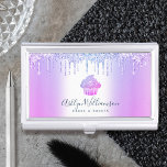 Boîtier Pour Cartes De Visite Cupcake Boulangerie Pâtisserie Chef Purple Parties<br><div class="desc">Voici une façon merveilleuse et branchée de montrer votre marque. Présentez-vous le mieux à vos clients, avec ce support carte de visite personnalisé élégant, sophistiqué, simple et moderne. Un cupcake vert brillant, rose violet, une typographie manuscrite et des gouttes de parties scintillant superposent un arrière - plan faux métallique bleu...</div>