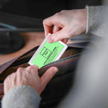 Boîtier Pour Cartes De Visite Écran de carte d'affaires vert clair<br><div class="desc">Marque verte sur coque carte de visite personnalisable. Customisez-le en téléchargeant votre logo d'entreprise et en tapant le nom, l'adresse, le numéro de téléphone, le courriel et le site Web ou la page de médias sociaux de votre entreprise. Customisez-le pour annoncer votre entreprise ou pour promouvoir votre marque auprès de...</div>