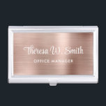 Boîtier Pour Cartes De Visite Élégant Script Professional Rose Gold<br><div class="desc">Elégant professionnel brossé rose carte de visite or coque avec votre nom dans un script blanc élégant. Ajoutez le titre de votre emploi en simple typographie blanche.</div>