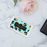 Boîtier Pour Cartes De Visite Glam Parties scintillant Gold Aqua Black Leopard A<br><div class="desc">Si vous êtes une femme patron, cet impressionnant et glamour porte-carte de visite moderne sont la façon parfaite de donner une première impression mémorable à votre client. Coque carte de visite moderne, girly animalier avec image numérique de l'empreinte de léopard en or bleu Aqua, noir et parties scintillant. Superposition à...</div>