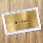 Boîtier Pour Cartes De Visite Gold Foil Elegant Script Curly Nom<br><div class="desc">Un design élégant de script de style signature avec des queues de boucles supplémentaires. L'arrière - plan présente une fausse feuille d'or création art numérique qui imprime comme une photo. Customisez la taille de la police ou déplacez-la selon vos besoins pour des noms plus longs ou plus courts. Créez votre...</div>