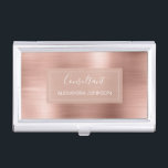 Boîtier Pour Cartes De Visite Huile d'or rose | Blush Pink Foil Moderne<br><div class="desc">Blush Pink - Rose Gold Foil Metallic Acier Inoxydable Conseillère Minimaliste Carte de visite Titulaire avec typographie en lettres blanches pour le monogramme. Le Titulaire de carte d'affaires Gold Foil Metal Rose peut être customisé pour n'importe quelle profession. Si le texte de la profession ou du nom ne correspond pas...</div>