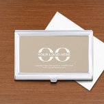 Boîtier Pour Cartes De Visite Logo Entreprise Société Minimaliste<br><div class="desc">Un simple modèle d'affaires beige personnalisé dans un style moderne et minimaliste qui peut être facilement mis à jour avec le logo et le texte de votre entreprise. Conçu avec une image de bannière de logo horizontal (2560 x 1440 px), vous pouvez customiser en changeant le texte et l'image à...</div>