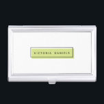 Boîtier Pour Cartes De Visite Logo féminin | Vert | Marque professionnelle<br><div class="desc">Faites une grande impression avec ce magnifique porte-carte de visite girly. Le design minimal comprend un rectangle vert citron avec une bordure géométrique noire avec votre nom ou nom d'entreprise au centre en lettres noires modernes Ce design fait partie d'une collection "Marque féminine", en-tête assorti, enveloppes, carte de visite, autocollants...</div>