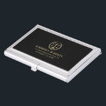 Boîtier Pour Cartes De Visite Logo Simple Minimaliste Gold Justice Sur Noir<br><div class="desc">Logo de justice en or avec couronne de laurier et échelle de justice sur un arrière - plan noir avec texte en or. Nous offrons des designs personnalisés gratuits si le design est utilisé sur les produits Zazzle.</div>