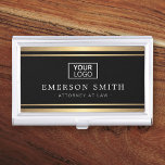 Boîtier Pour Cartes De Visite Logo stylisé faux dégradé doré bordures noir<br><div class="desc">Elégant dégradé noir et or (image imprimée avec un effet de métal brossé simulé dans l'illustration) Porte-carte de visite avec votre logo personnalisé,  nom et titre/nom de l'entreprise imprimé sur le devant. Texte blanc et gris.</div>