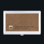 Boîtier Pour Cartes De Visite Luxe cuir professionnel<br><div class="desc">Gardez vos cartes de visite organisés et protégés dans le style avec ce coque carte de visite moderne avec un logo initial en or sur un arrière - plan imprimé en cuir marron. Fabriqué avec des matériaux de haute qualité, ce coque est durable et sophistiqué, ce qui en fait l'accessoire...</div>