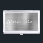 Boîtier Pour Cartes De Visite Luxe Entreprise Silver Foil Moderne<br><div class="desc">Silver Foil Metallic Acier Inoxydable Minimaliste Porte-carte de visite avec typographie de signature de script en lettres blanches pour le monogramme. Les détenteurs de cartes d'affaires Foil Metal peuvent être customisés avec votre nom. Veuillez contacter le concepteur pour customiser les articles correspondants.</div>