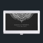 Boîtier Pour Cartes De Visite Mandala noir et blanc<br><div class="desc">Elégant mandala floral noir et blanc tendance.</div>