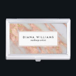 Boîtier Pour Cartes De Visite Marbre rose étincelant Artiste de maquillage Abstr<br><div class="desc">Une élégante motif en marbre abstrait rose et gris-blanc avec des tons brillants de parties scintillant dorée et une disposition chic du texte. Ce titulaire carte de visite est présenté comme un professionnel maquilleur mais travaille aussi magnifiquement pour de nombreuses professions : stylisé, manicuriste, design d'intérieur, personal shopper, assistant, chef...</div>