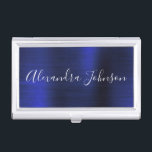 Boîtier Pour Cartes De Visite Marine Blue Metallic Foil Entreprise moderne<br><div class="desc">Carte de visite minimaliste en acier inoxydable bleu marine avec typographie en écriture blanche pour le monogramme. Les détenteurs de cartes d'affaires Foil Metal peuvent être customisés avec votre nom. Veuillez contacter le concepteur pour customiser les articles correspondants.</div>