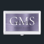 Boîtier Pour Cartes De Visite Moderne Chic Métal Brossé Violet 3 Monogrammes Scr<br><div class="desc">Moderne Chic Élégant Violet Violet brossé Métal Monogramme de monogramme Carte de visite Case</div>