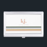 Boîtier Pour Cartes De Visite Monogramme à rayures rétro chic<br><div class="desc">Un design minimaliste monogramme avec de grandes initiales typographiques dans une police classique avec votre nom ci-dessous et des rayures chic rétro couleur arc-en-ciel. Rien n'associe une unicité et un style pour les professionnels comme les titulaires de carte de visite monogrammé. Ces coques magnifiques et personnalisés vous gardent organisés afin...</div>