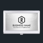 Boîtier Pour Cartes De Visite Monogramme argenté moderne d'entraîneur de forme<br><div class="desc">Porte-cartes de carte de visite argenté moderne de monogramme d'entraîneur de forme physique.</div>