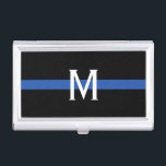 Boîtier Pour Cartes De Visite Monogramme de la ligne bleue mince de la police<br><div class="desc">Ce coque carte de visite présente une ligne bleue mince de police avec une bande bleue horizontale sur un arrière - plan noir et un monogramme initial en blanc pour vous permettre de personnaliser. Une idée cadeau pour les policiers.</div>