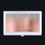 Boîtier Pour Cartes De Visite Monogramme de Parties scintillant d'argent en méta<br><div class="desc">Rose Gold - Blush Pink and Silver Faux Foil Metallic Sparkle Parties scintillant Brossé Métal Monogramme Nom Titulaire de carte de visite. Cela rend le cadeau parfait pour 16 ans,  mariage,  douche nuptiale,  anniversaire,  baby shower ou bachelorette pour quelqu'un qui aime le luxe glam et les styles chic.</div>