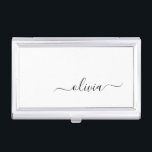 Boîtier Pour Cartes De Visite Noir Blanc moderne Script Girl Monogramme Nom<br><div class="desc">Noir et blanc Simple Script Monogramme Nom Titulaire de carte de visite. Cela rend le cadeau parfait pour 16 ans,  mariage,  douche nuptiale,  anniversaire,  baby shower ou bachelorette pour quelqu'un qui aime le luxe glam et les styles chic.</div>