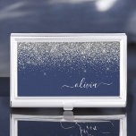 Boîtier Pour Cartes De Visite Parties scintillant bleue Silver Navy Girl Monogra<br><div class="desc">Parties scintillant à étincelles bleu marine et argent Script Monogramme Nom Titulaire de carte de visite. Cela rend le cadeau parfait pour 16 ans,  mariage,  douche nuptiale,  anniversaire,  baby shower ou bachelorette pour quelqu'un qui aime le luxe glam et les styles chic.</div>