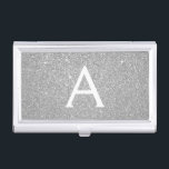 Boîtier Pour Cartes De Visite Parties scintillant d'argent et monogramme étincel<br><div class="desc">Parties scintillant Argent Faux et Titulaire Élégant de carte d'affaires Monogram Sparkle. Ce détenteur de carte de visite peut être customisé pour inclure votre nom initial et prénom.</div>