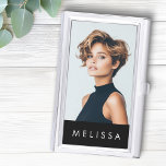 Boîtier Pour Cartes De Visite Photo minimaliste noir moderne personnalisée<br><div class="desc">Coque carte de visite vertical avec votre nom et votre photo.</div>