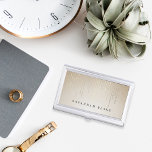Boîtier Pour Cartes De Visite Pluie dorée | Personnalisé<br><div class="desc">Le porte-carte de visite élégant présente votre nom et/ou votre nom d'entreprise en lettrage noir classique sur un arrière - plan à l'ombre dorée orné de fils de faux lampadaires dorés.</div>