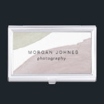 Boîtier Pour Cartes De Visite Porte-carte de visite moderne Serenity<br><div class="desc">Notre collection de sérénité moderne présente de jolis motifs de brosse aquarelle en turquoise clair,  roux poussiéreux et or foncé. Avec sa texture aérée pour l'arrière - plan et le design personnalisé moderne,  cette collection est une bouffée d'air frais et il est sûr de wow avec élégance.</div>