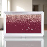 Boîtier Pour Cartes De Visite Rose Bourgogne Gold Blush Pink Parties scintillant<br><div class="desc">Burgundy et Rose Gold - Blush Pink Sparkle Parties scintillant Script Monogramme Nom Titulaire de carte de visite. Cela rend le cadeau parfait pour 16 ans,  mariage,  douche nuptiale,  anniversaire,  baby shower ou bachelorette pour quelqu'un qui aime le luxe glam et les styles chic.</div>