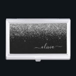 Boîtier Pour Cartes De Visite Script Monogram Girly Name<br><div class="desc">Parties scintillant à étincelles noir et argent Script Monogramme Nom Titulaire de carte de visite. Cela rend le cadeau parfait pour 16 ans,  mariage,  douche nuptiale,  anniversaire,  baby shower ou bachelorette pour quelqu'un qui aime le luxe glam et les styles chic.</div>