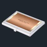 Boîtier Pour Cartes De Visite Texture métallique minimale en cuivre brun et or<br><div class="desc">Slick texture brun de cuivre métallique minimale avec accentuation de rayures or clair,  monogramme discret personnalisable—design moderne simple et élégant.</div>