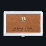 Boîtier Pour Cartes De Visite Titulaire de carte de visite personnalisable avec<br><div class="desc">Améliorez votre image professionnelle grâce à ce porte-carte de visite métallique élégant et élégant. Le design est orné d'un logo en or brossé en haut, dégageant une atmosphère d'élégance et de sophistication. Votre nom et votre titre sont magnifiquement mis en valeur dans la typographie classique noire dans les tiers inférieurs,...</div>