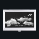 Boîtier Pour Cartes De Visite Voler En Avion Au-Dessus Des Nuages Personnalisés<br><div class="desc">Personnalisez-le avec le nom du destinataire ou customisez-le avec votre propre texte,  et vous pouvez également modifier la police,  la taille et la couleur du texte. Ou supprimez le texte si vous préférez l'avoir sans.</div>