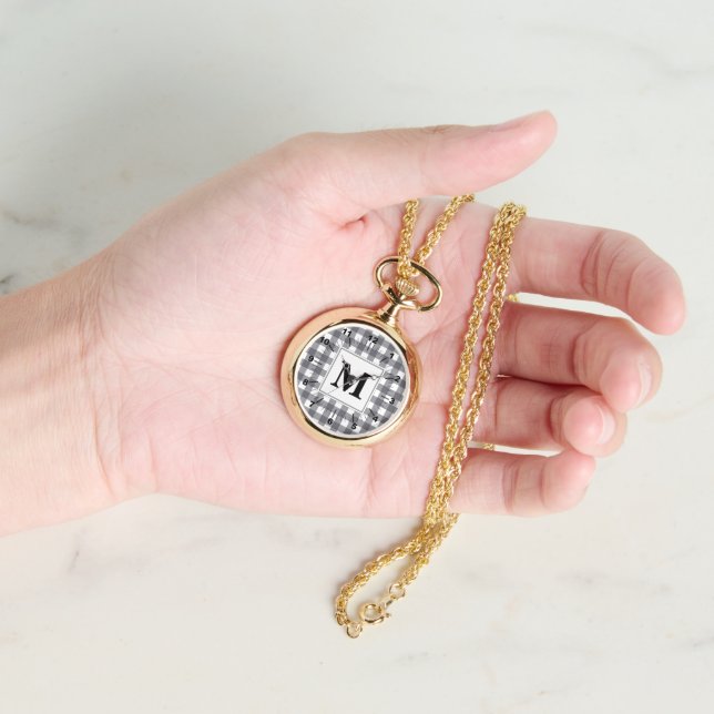 BOLD! 🖤 Montre Collier en Or à Carreaux Initiale (main)