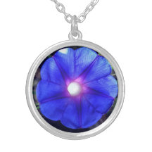 Bonjour, Gloire !" collier