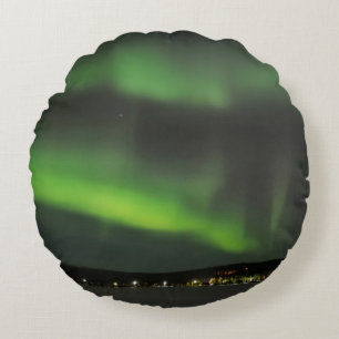 Borealis de l'aurore dans le coussin rond de ciel