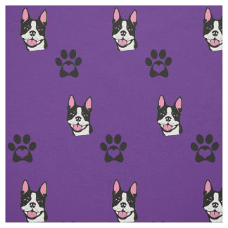 Boston Terrier avec le tissu de coton de pattes