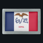 Boucle de ceinture avec drapeau de l'État de l'Iow<br><div class="desc">Montrez votre fierté de l'Iowa avec notre boucle à ceinture distinctive avec le drapeau de l'Iowa! Cette boucle de ceinture est plus qu’un simple accessoire pratique, c’est une célébration du riche patrimoine et de l’identité culturelle de l’Iowa. Le design affiche le drapeau emblématique de l'État de l'Iowa, ce qui en...</div>