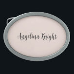 Boucle De Ceinture Ovale Élégant Design Chic Plain écriture Script<br><div class="desc">Vous recherchez une belle calligraphie avec une écriture esthétique ? Ce design simple et attrayant est fait pour vous. Ce produit impressionne immédiatement ceux qui le voient. Le design raffiné et de bon goût reflétera immédiatement la qualité de votre relation et de votre famille.</div>