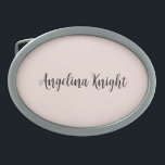 Boucle De Ceinture Ovale Élégant Design Chic Plain écriture Script<br><div class="desc">Vous recherchez une belle calligraphie avec une écriture esthétique ? Ce design simple et attrayant est fait pour vous. Ce produit impressionne immédiatement ceux qui le voient. Le design raffiné et de bon goût reflétera immédiatement la qualité de votre relation et de votre famille.</div>