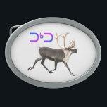 Boucle De Ceinture Ovale Tuktu - Caribou<br><div class="desc">Image d'un caribou taureau, ou renne, avec le mot "tuktu" (caribou) dans l'alphabet Inuit (Eskimo). Le caribou (Rangifer tarandus), connu sous le nom de renne à l'extérieur de l'Amérique du Nord, est un cerf de l'Arctique et du subarctique. Bien qu'elles soient généralement nombreuses et nombreuses, certaines sous-espèces sont rares et...</div>