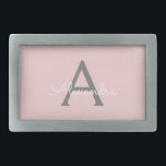 Boucle De Ceinture Rectangulaire Blush Pink Grey Modern Script Girly Monogram<br><div class="desc">Blush Pink and Grey Simple Script Monogramme Nom Belt Buckle. Cela rend la graduation parfaite, doux 16 16ème, 18ème, 21ème, 30ème, 40ème, 50ème, 60ème, 70ème, 80ème, 90ème, 100ème anniversaire, mariage, douche nuptiale, anniversaire, baby shower ou cadeau de fête de bachelorette pour quelqu'un qui aime les styles glam luxe et chic...</div>